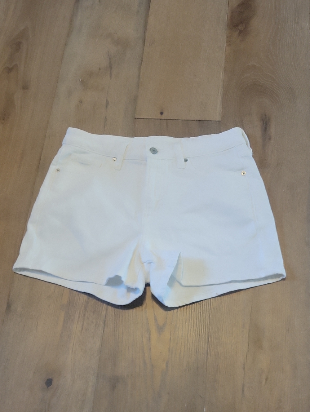 Old Navy White Women's Casual Denim Stretch Shorts Size 6 OG Straight